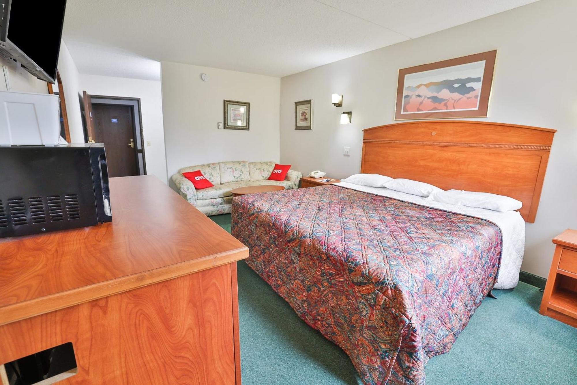 Oyo Hotel Pipestone Mn, Canterbury Park エクステリア 写真