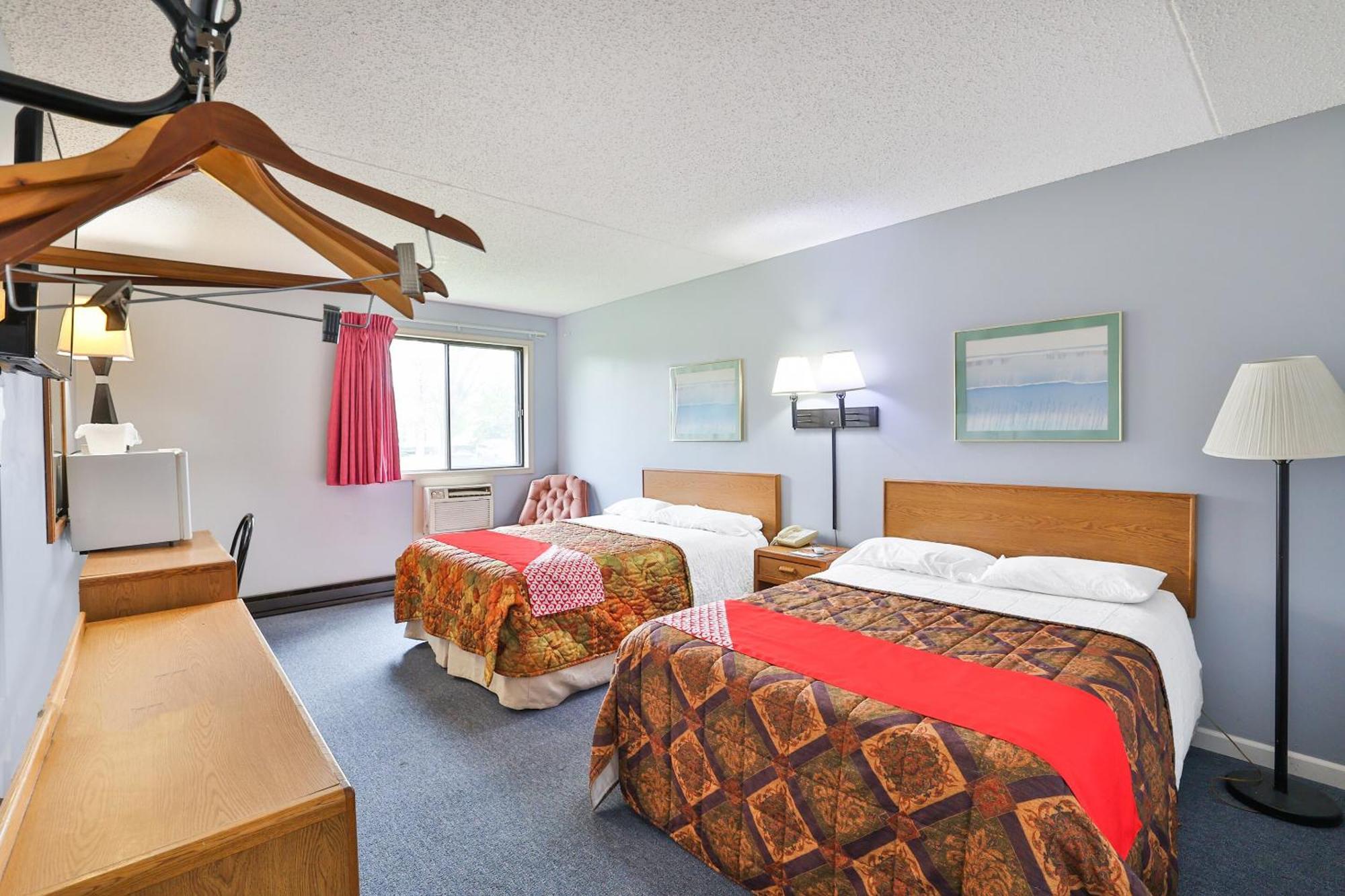 Oyo Hotel Pipestone Mn, Canterbury Park エクステリア 写真