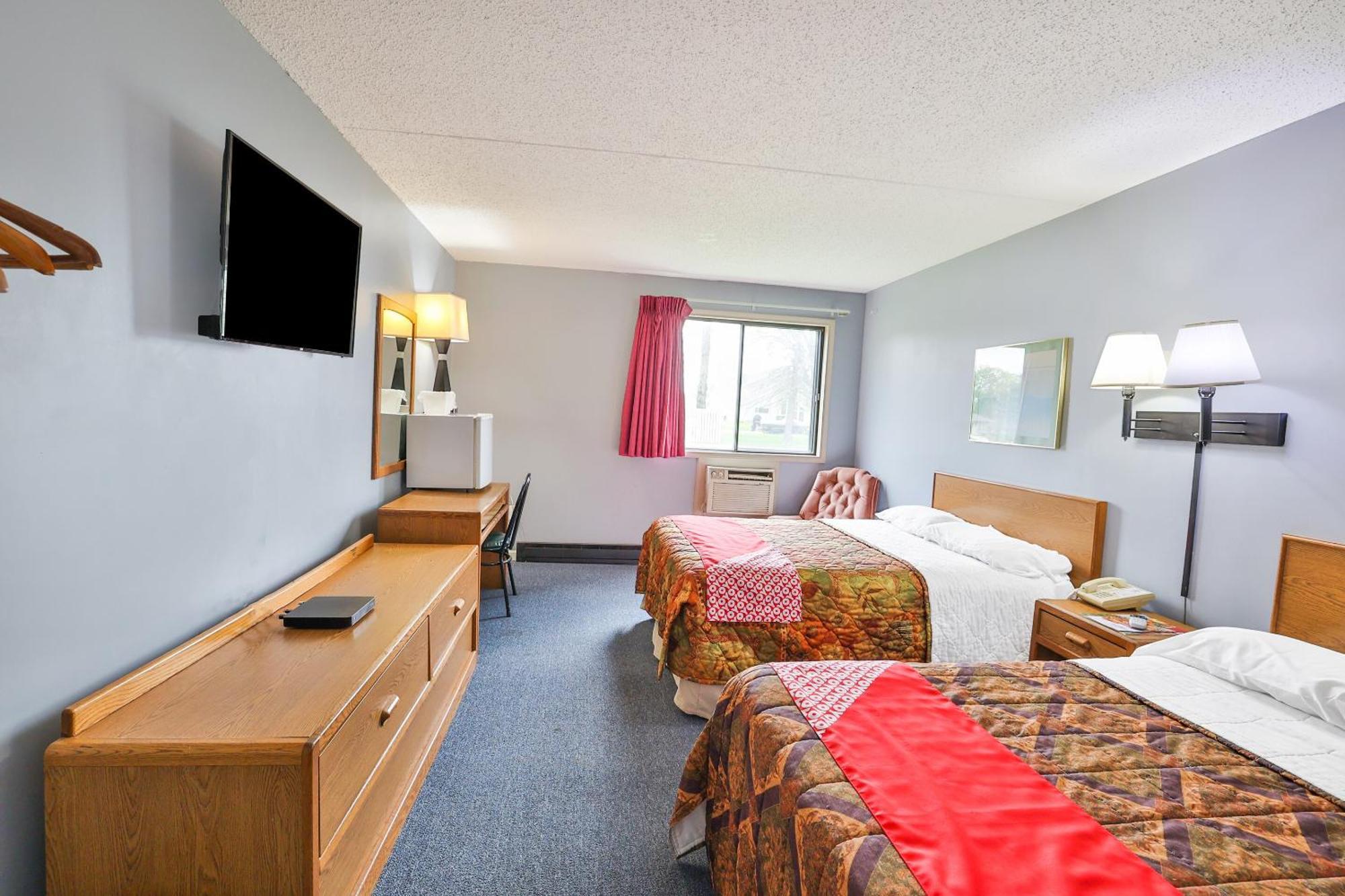 Oyo Hotel Pipestone Mn, Canterbury Park エクステリア 写真